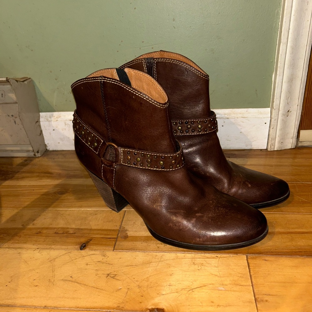 Sofft Noreen Harness Ankle Boots